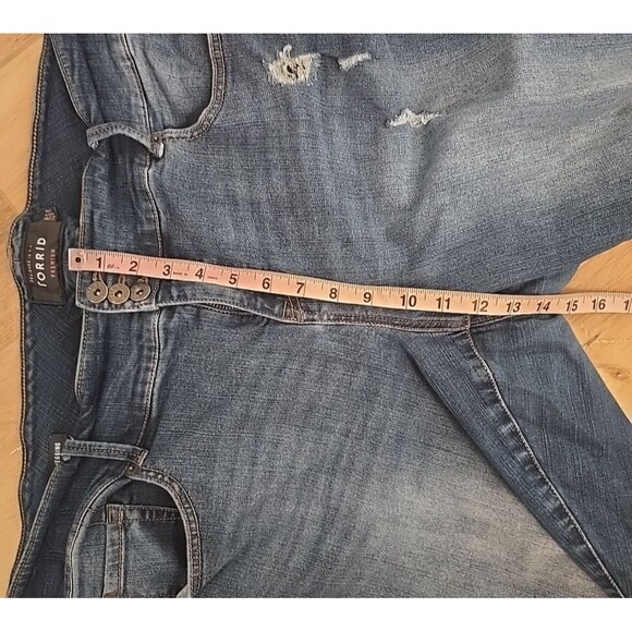 Torrid Premium Denim Ankle Zip Jeggings Womens 22R Stiletto Distressed Raw Hem - Picture 3 of 9